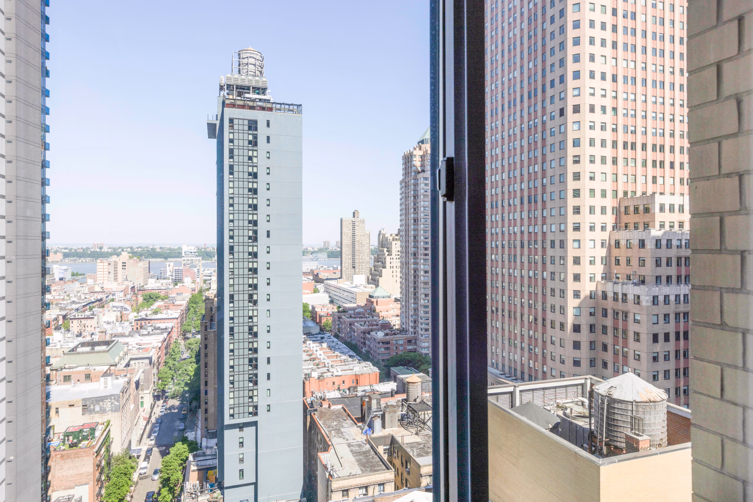 pg12083 o a802e2c2 ef95 90c6 f2b7 4472d097d7c1.jpg