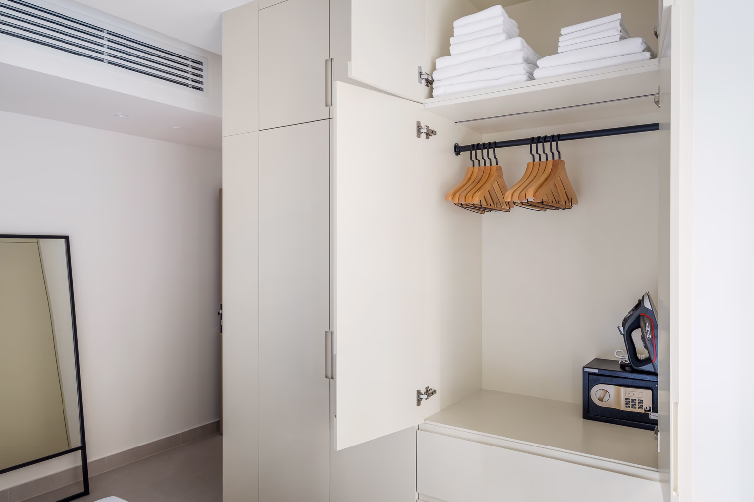 pg138437 o 79dde49b 0141 46bf b2aa 1dc609afaeb3