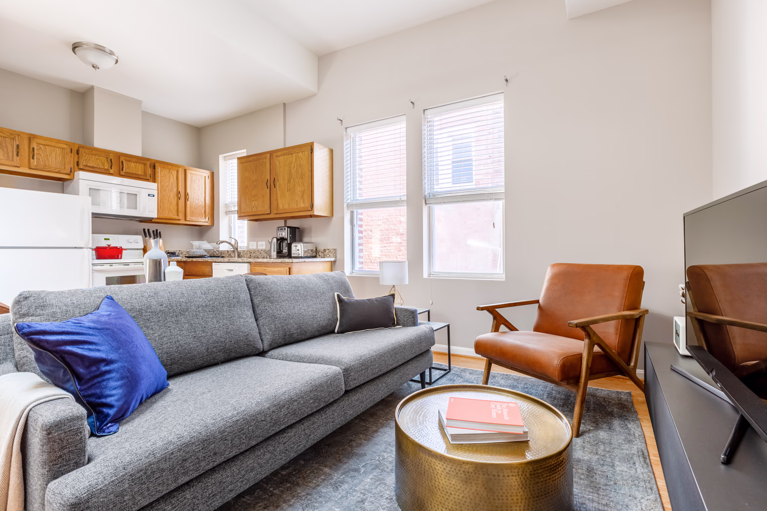 pg15026 o 48614505 9962 1f4a 1e36 a1d98ab4c32a.jpg