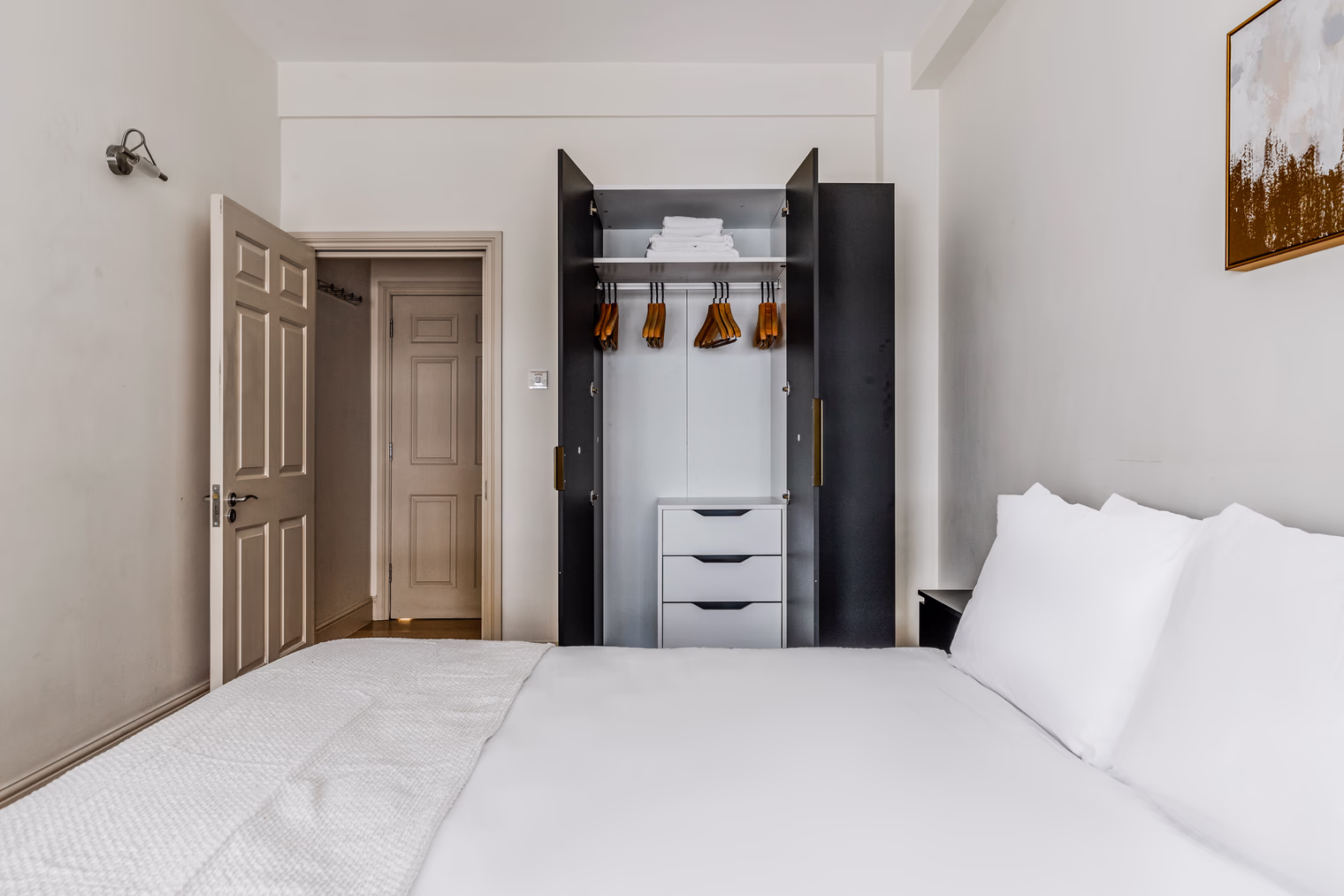 pg57698 o 57f11cee 4aad 4e19 b8e9 537c9ad5d8ae